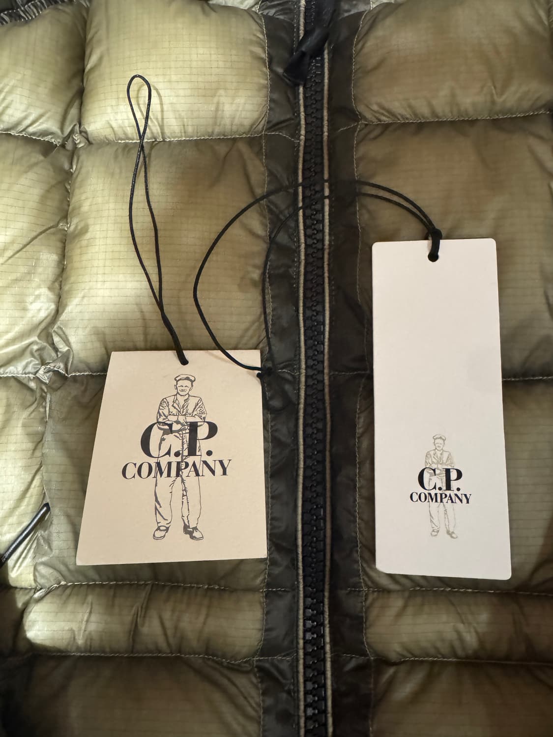 씨피컴퍼니 디디쉘 후드 다운 자켓 펀가이 그레이 - 25FW 상품이미지6