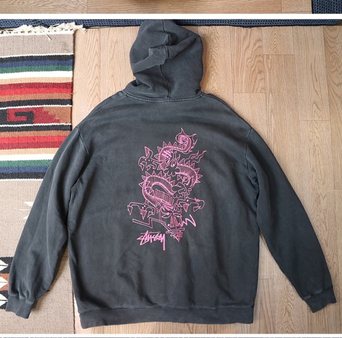  stussy 스투시 코튼100% 드래곤 프린팅 후드

워싱감이 굿 상품이미지1