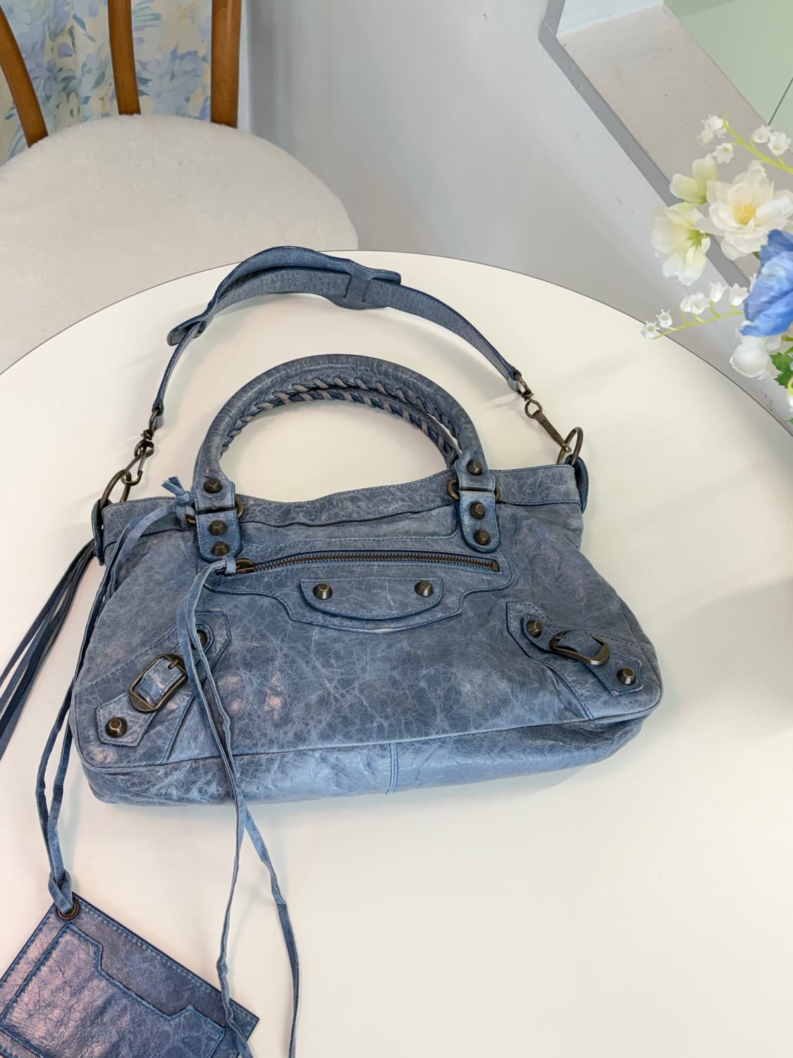 [A 정품] 발렌시아가 시티 모터백 퍼스트 블루 상품이미지1