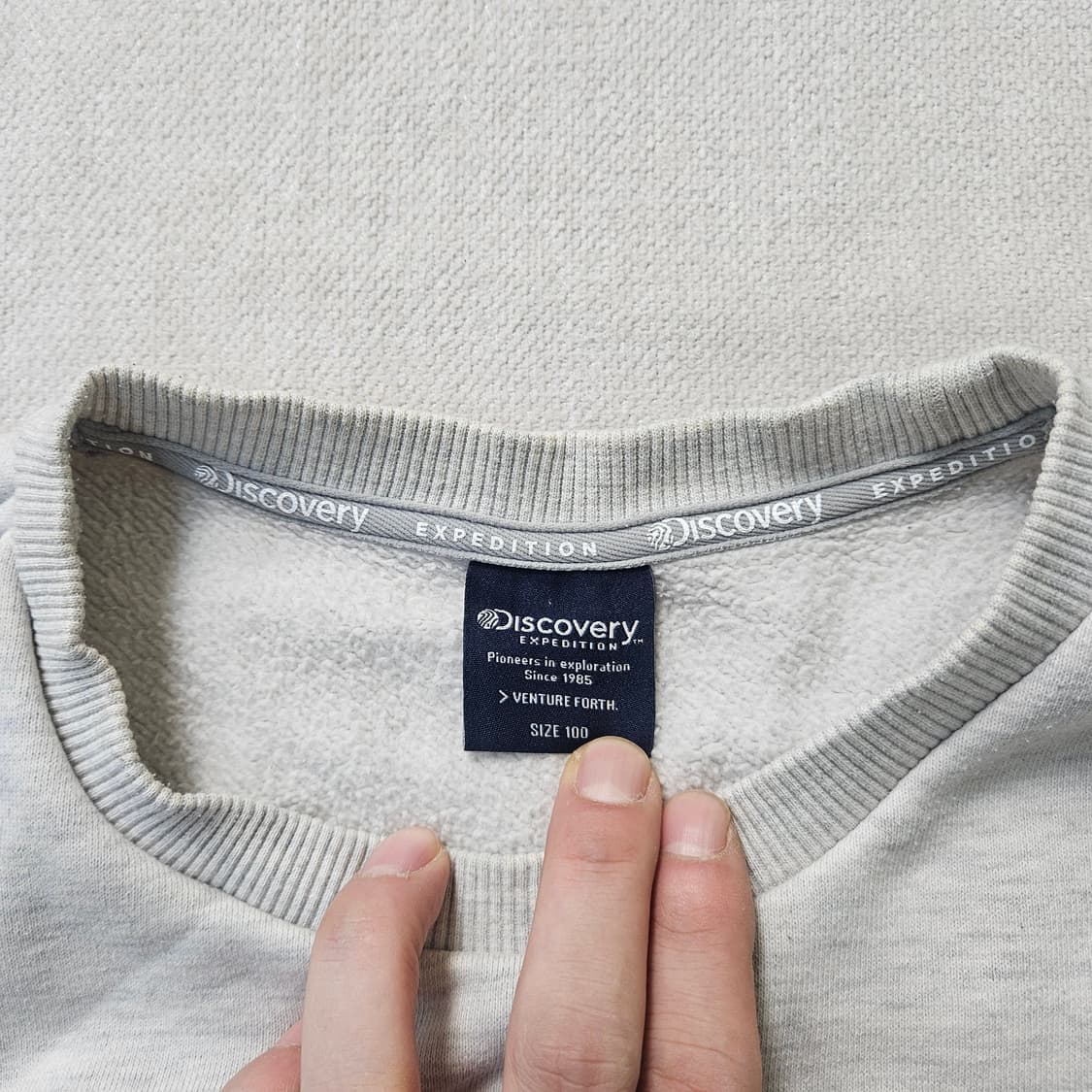 100 디스커버리 스몰로고 기모 맨투맨 0326Y 상품이미지4