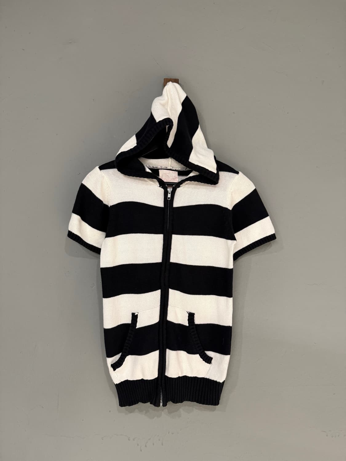 stripe pattern knit hood zip-up 상품이미지4