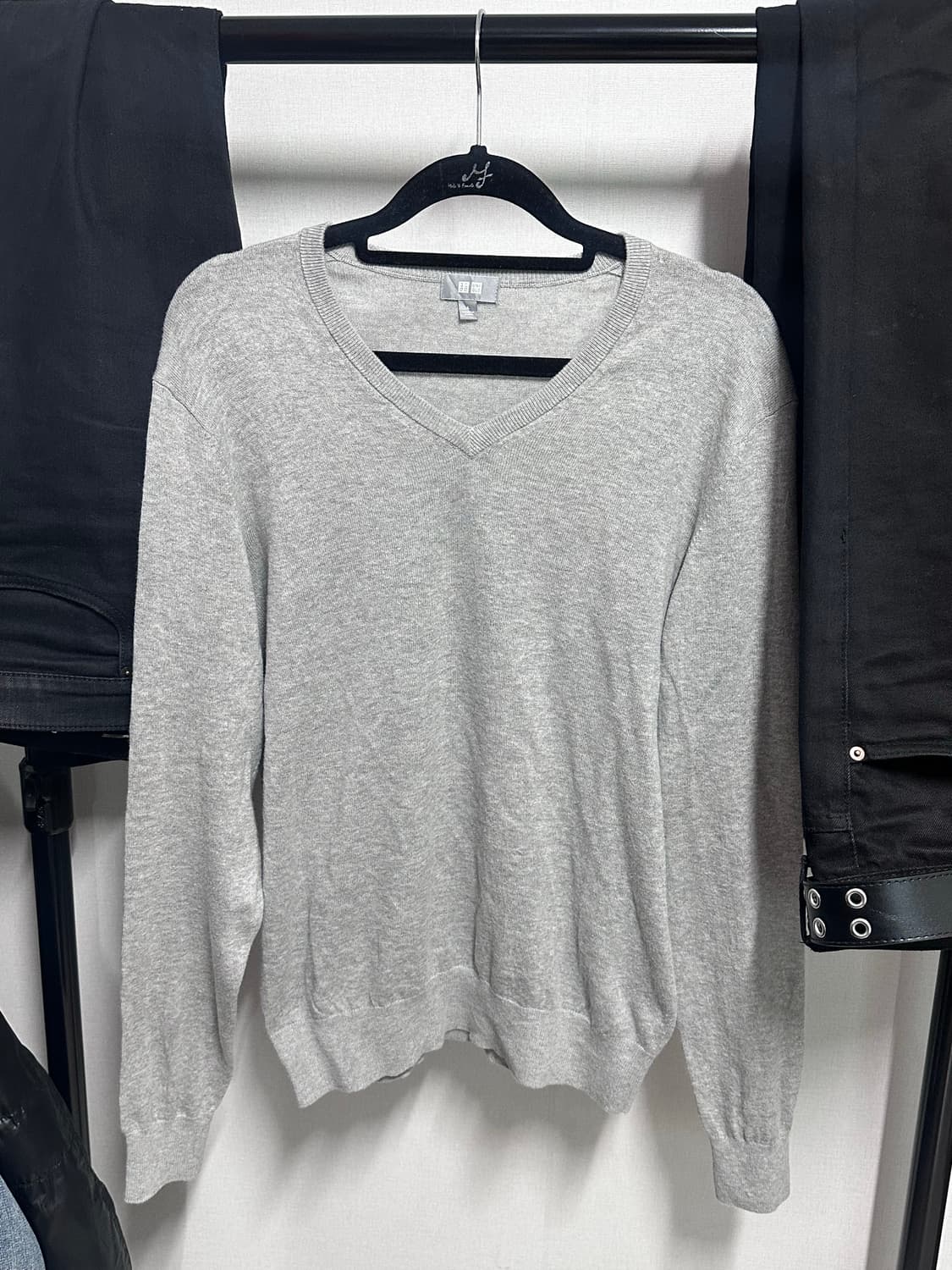 유니클로 캐시미어 코튼 브이넥 니트 상품이미지1