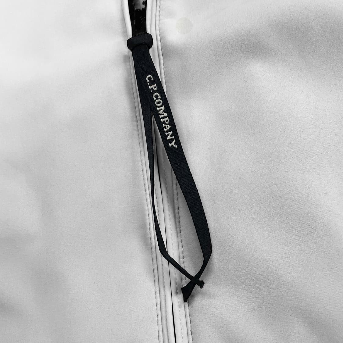 C.P 컴퍼니 소프트 쉘 - R 후드 자켓 상품이미지5
