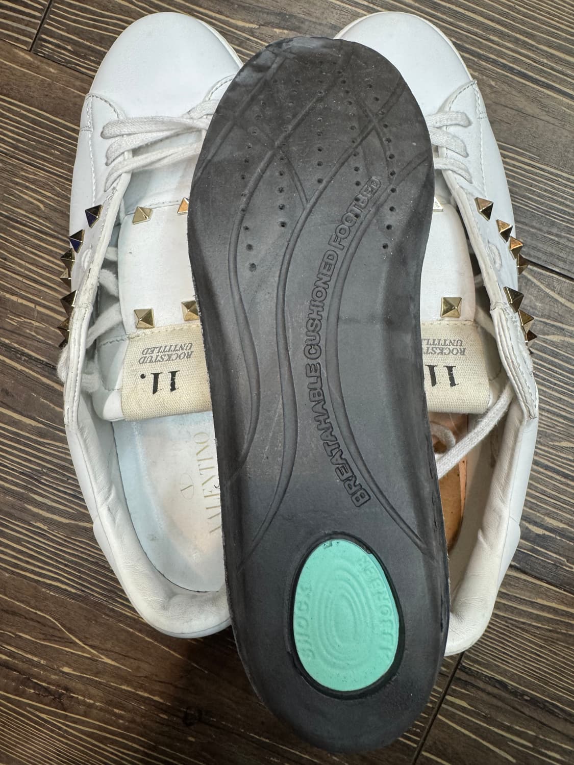 발렌티노 락스터드 언타이틀 스니커즈 EU40(255) 상품이미지7