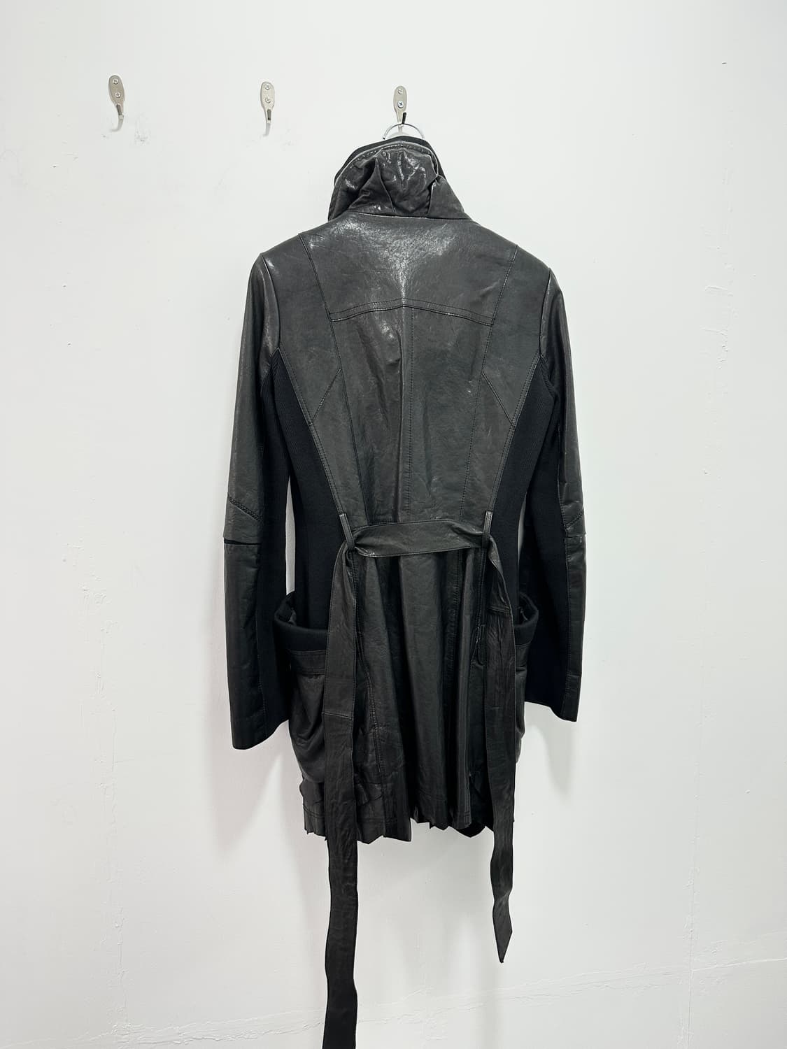 DOHO asymmetric cut sheepskin leather hi 상품이미지5