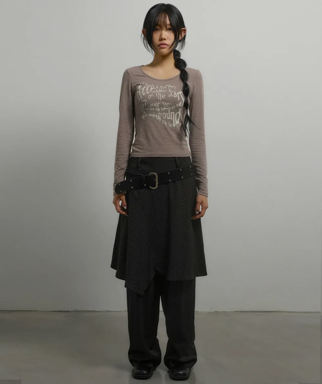 칙스 스트라이프 언발 플레어 스커트 블랙 상품이미지1