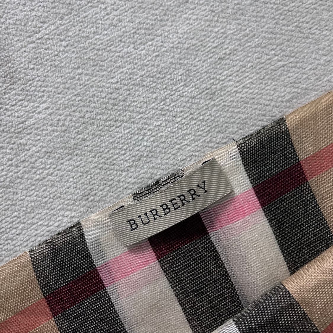 버버리 노바체크 울 실크 머플러 상품이미지3