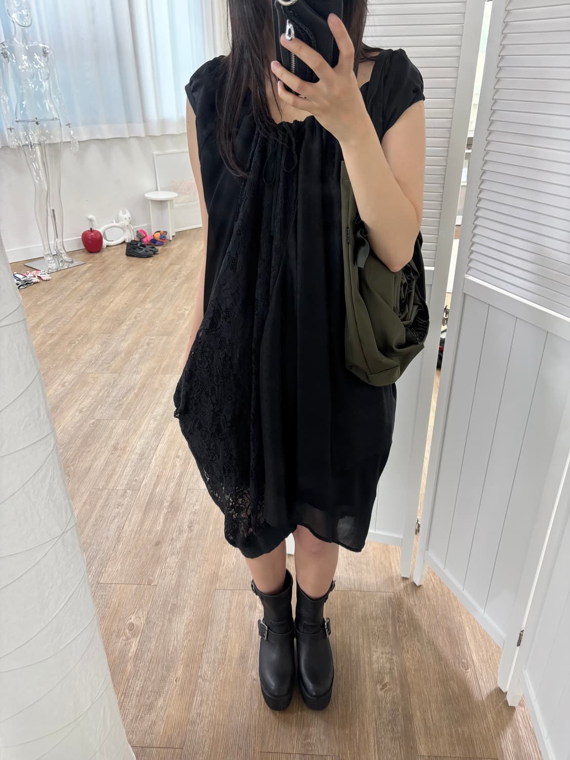 GOMME 고무 프릴플라워 숄더백 상품이미지4
