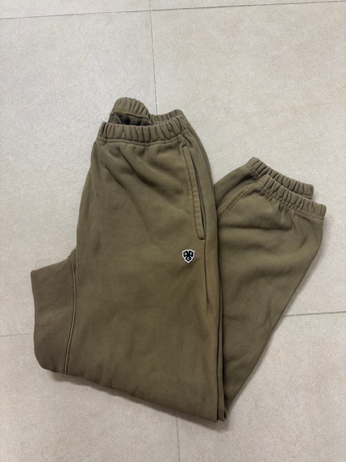 헤리티지플로스 스웻팬츠 카키S 상품이미지1