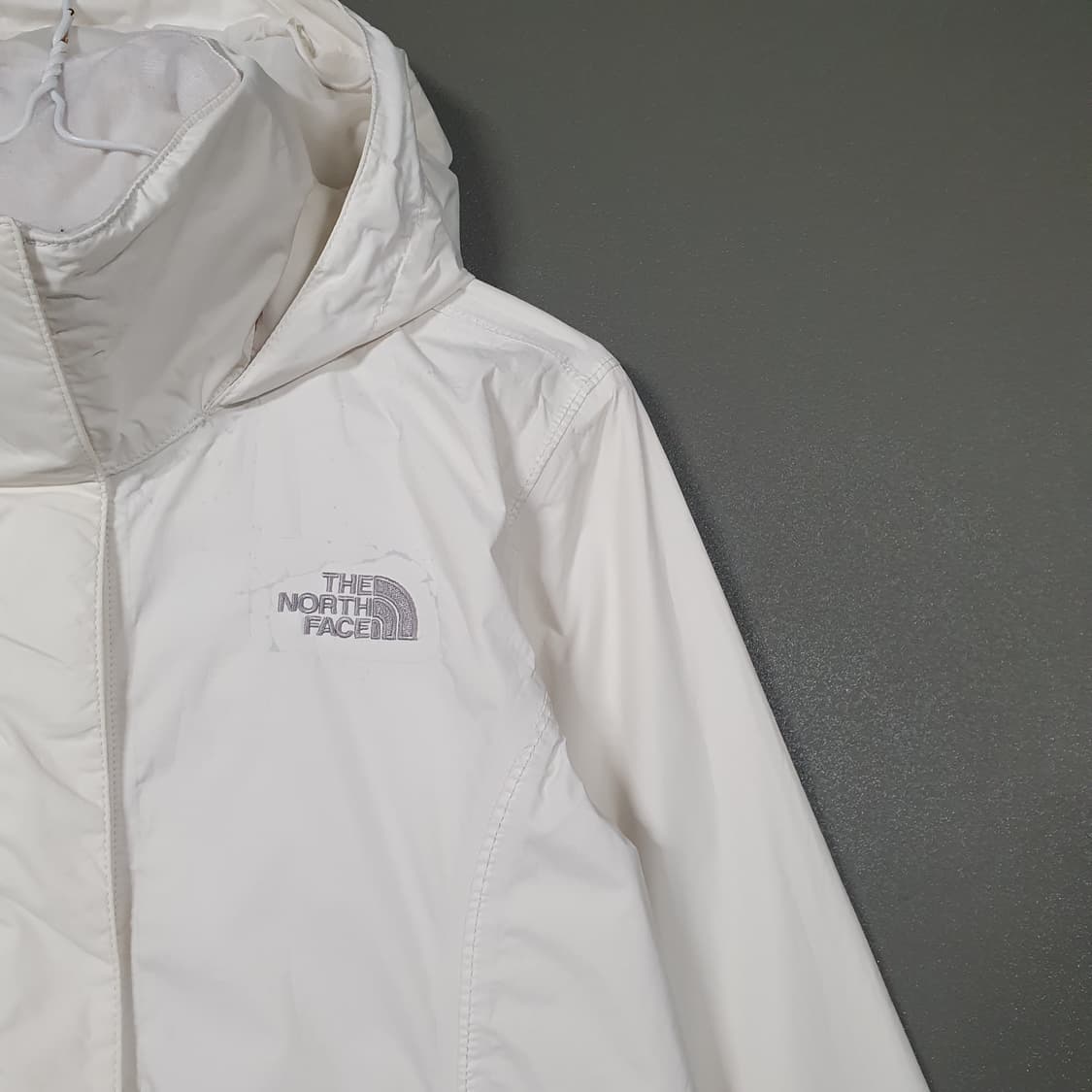 여성 S) 노스페이스 하이벤트 화이트 바람막이 후드 마운틴 윈드 자켓 상품이미지2