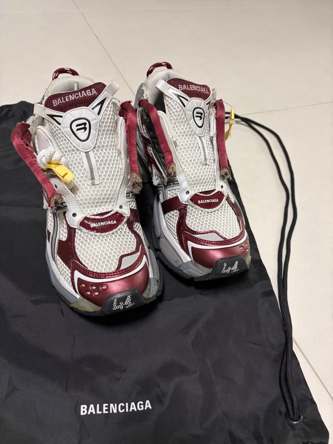 발렌시아가 러너 버건디 41사이즈 판매합니다 상품이미지3