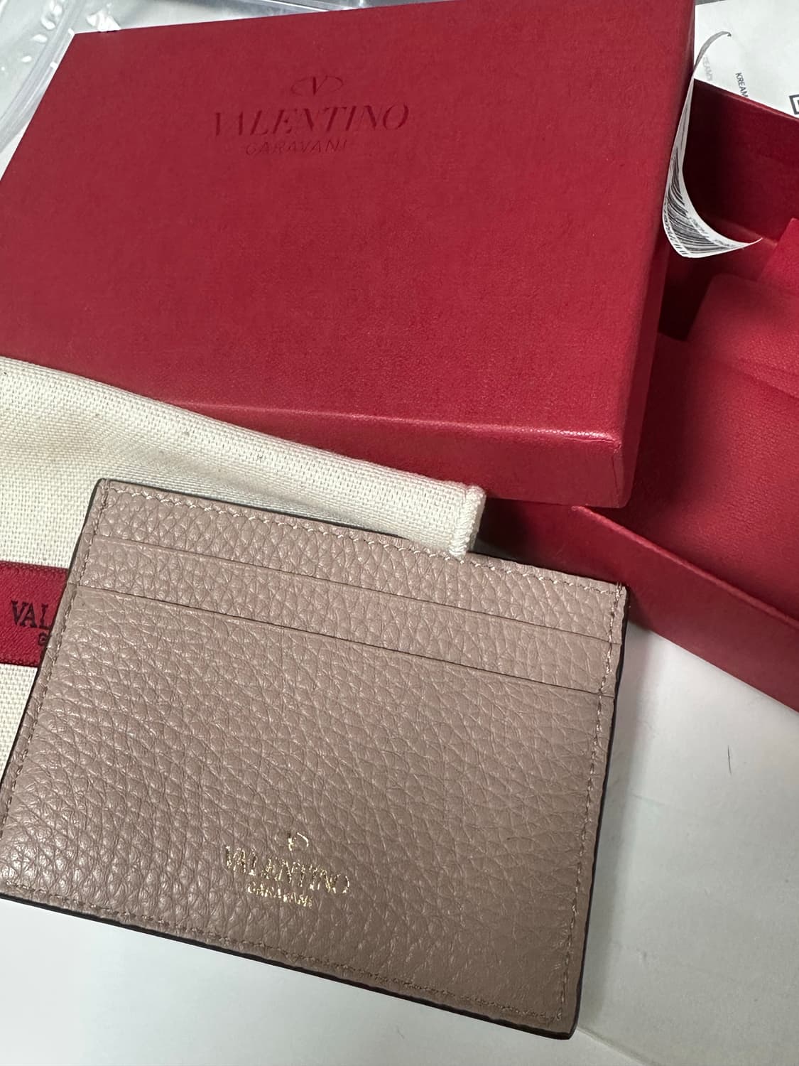 발렌티노 락스터드 그레이니 카프스킨 카드지갑 뿌드르 상품이미지2