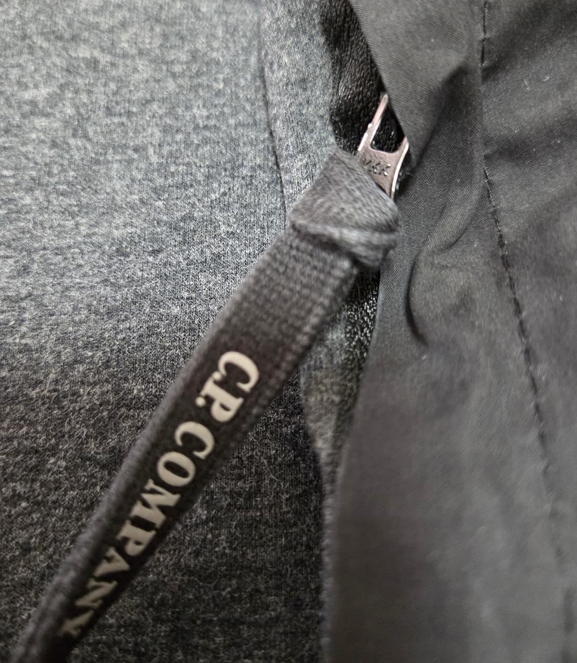 씨피컴퍼니 렌즈 패치 맨투맨 상품이미지5