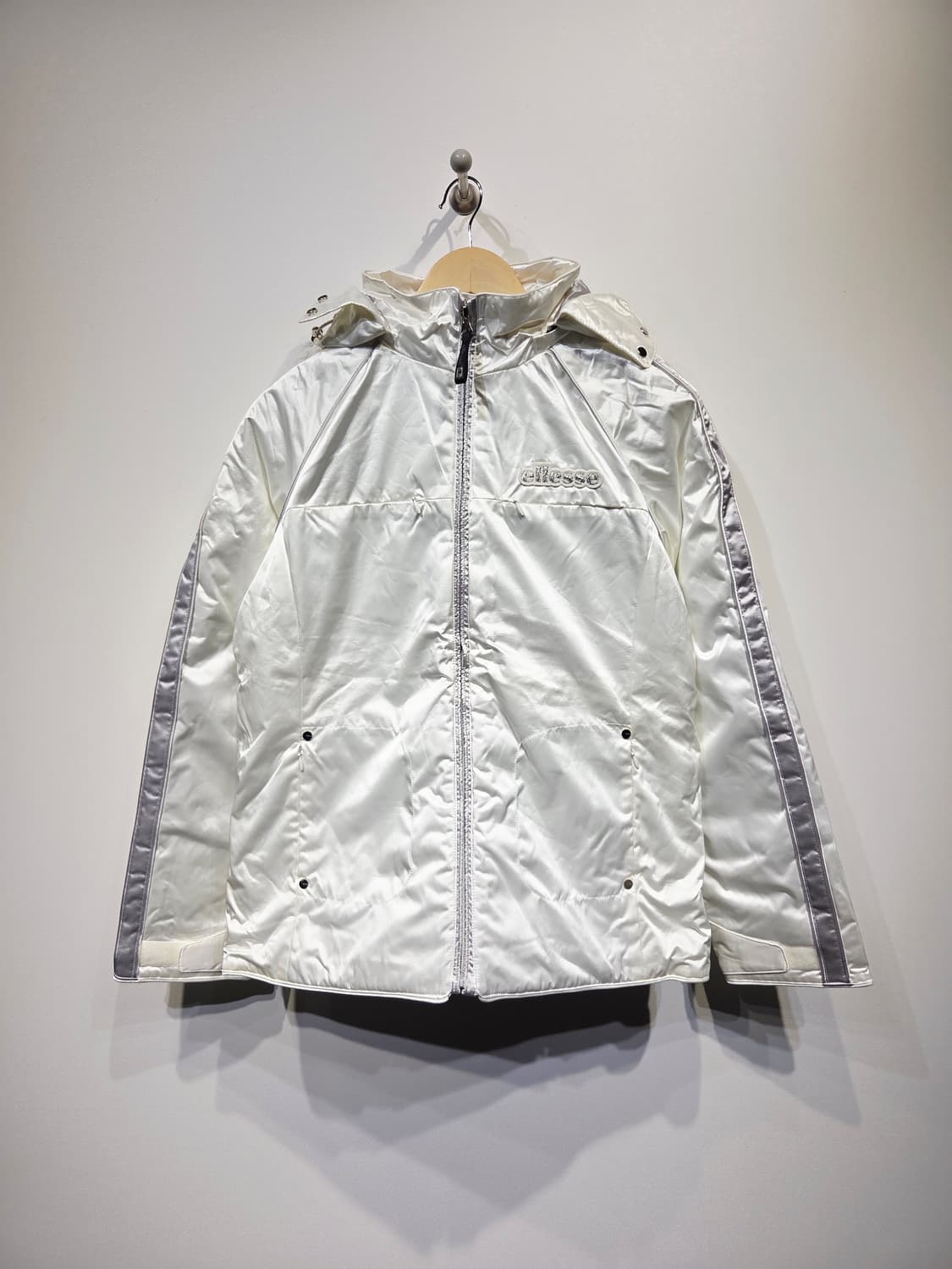 엘레쎄. 화이트 광택 후드 패딩 점퍼_95 상품이미지2