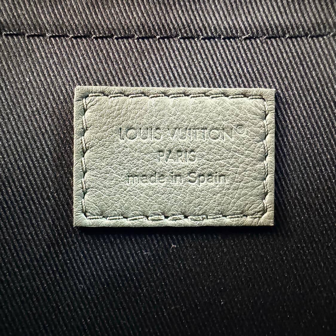 [정품] 25SS 루이비통 포쉐트 투고 쉐도우 클러치백 M12499 상품이미지10