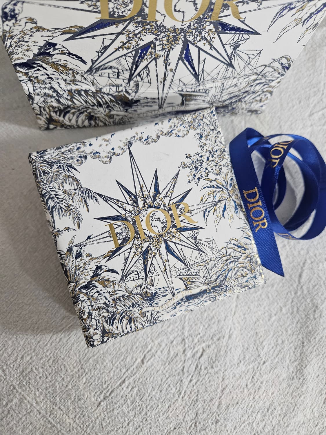 디올 홀리데이 박스 +쇼핑백+더스트 새상품 풀세트 상품이미지4