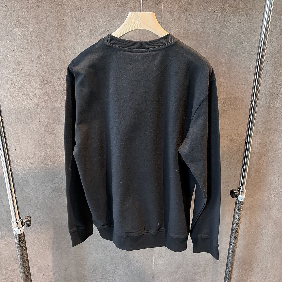 (정품/새상품) 폴앤샤크 남성 블랙 자수 로고 맨투맨 상품이미지3