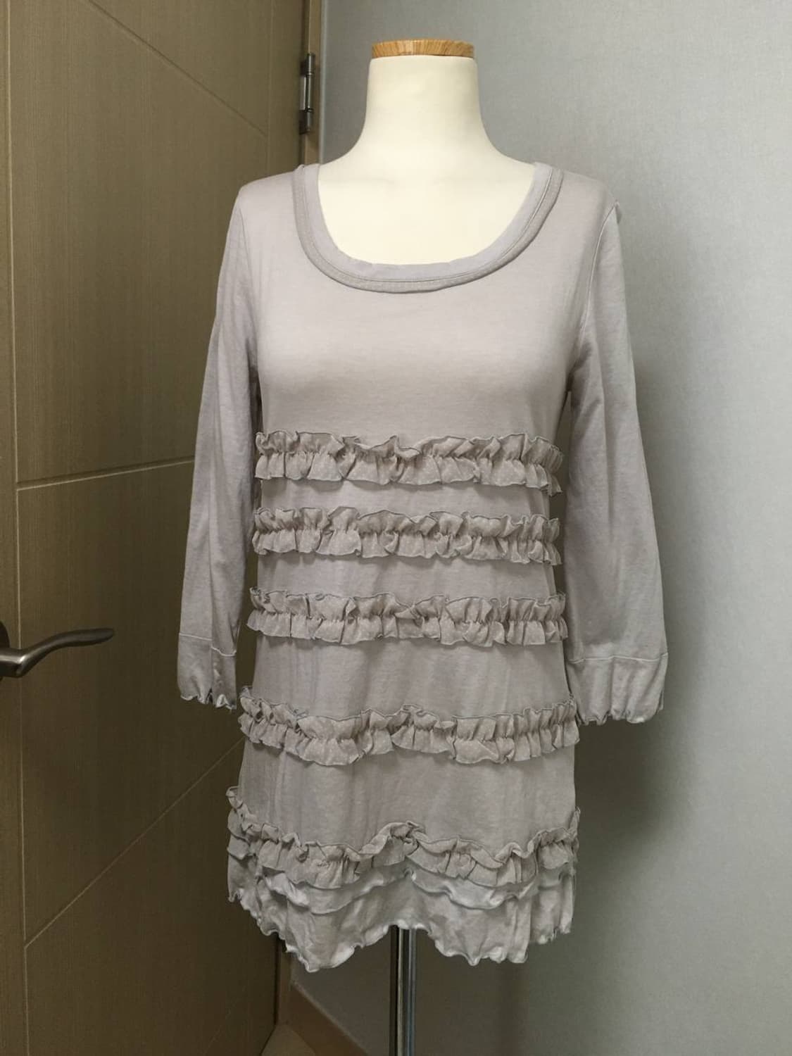 일본빈티지 뮤트 그레이 도트 프릴 장식 티셔츠 모스키노 꼼데 cos 상품이미지5