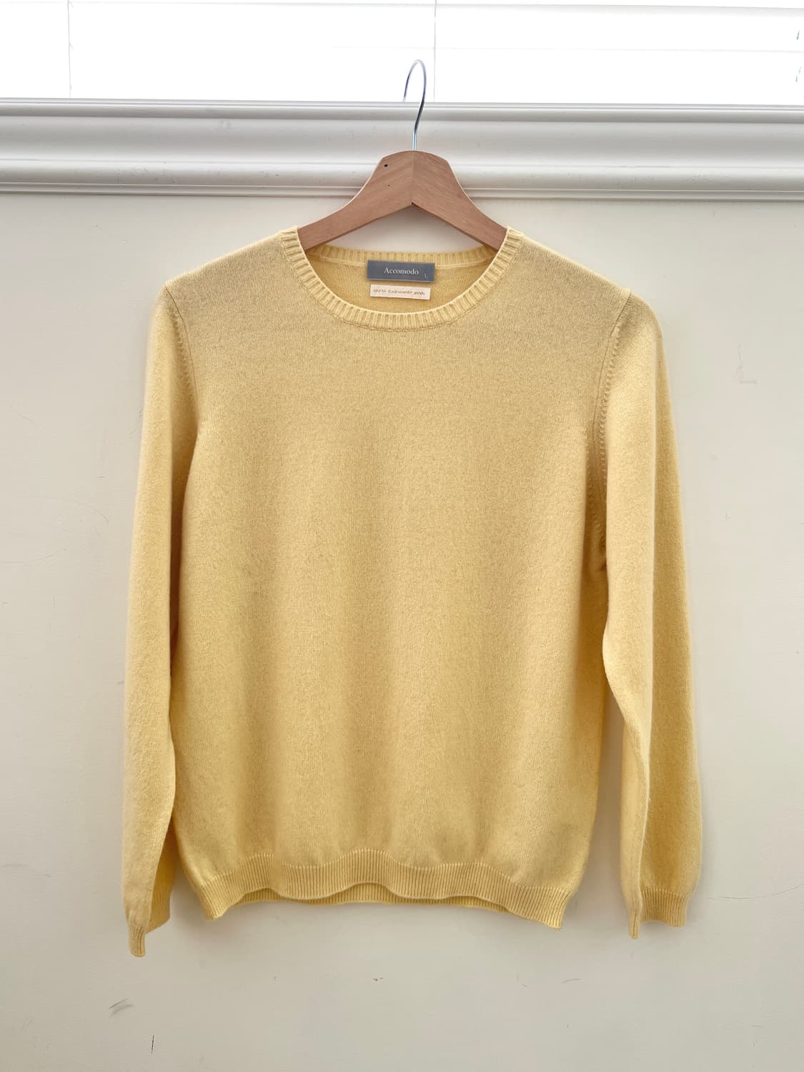 100% 캐시미어 라이트 옐로 라운드넥 니트 상품이미지1