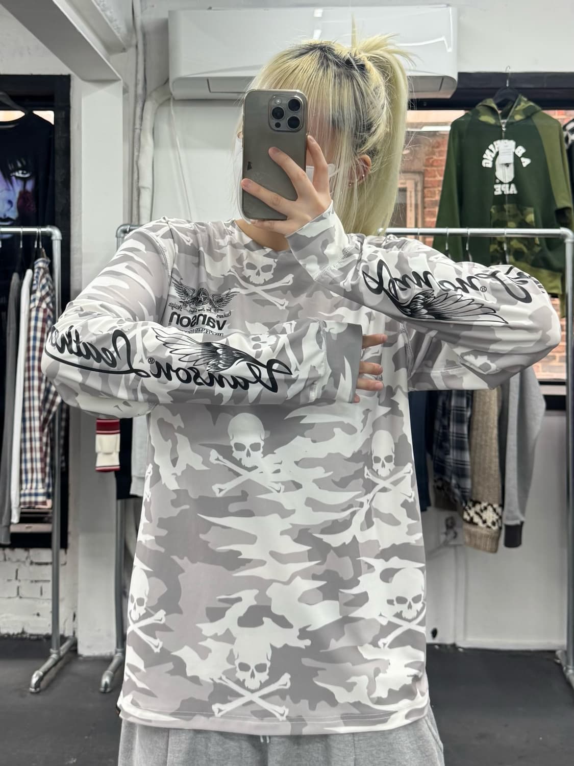 밴슨 레더 스컬 카모 롱슬리브 상품이미지2