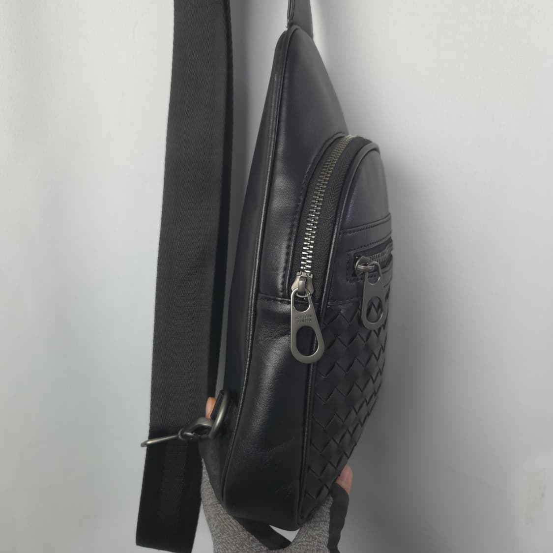 보테가베네타 힙색 슬링백  상품이미지4