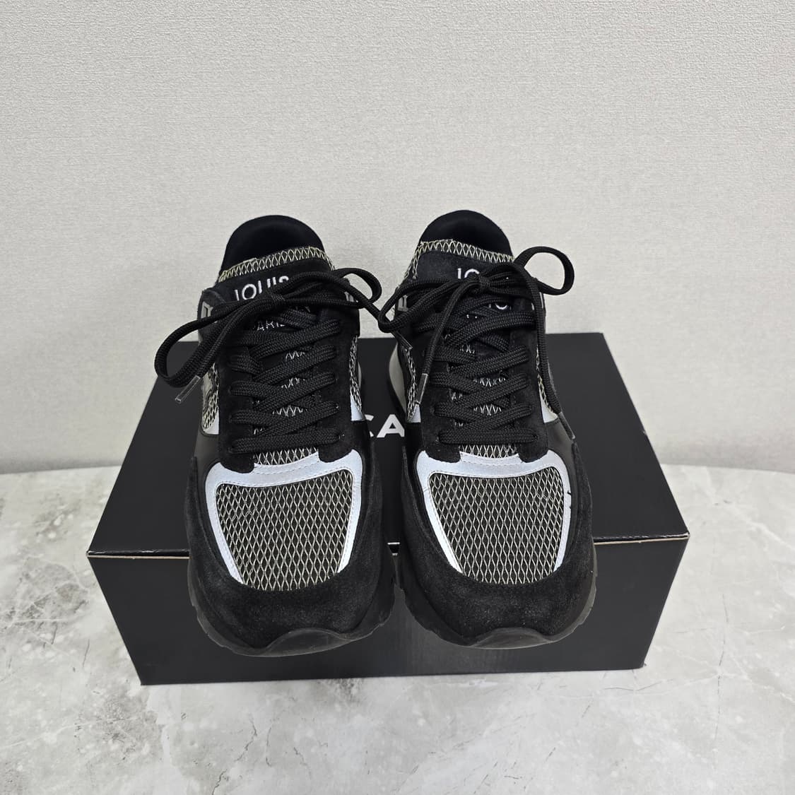 루이비통 런어웨이 스니커즈 신발 6사이즈 250 255 판매 상품이미지2