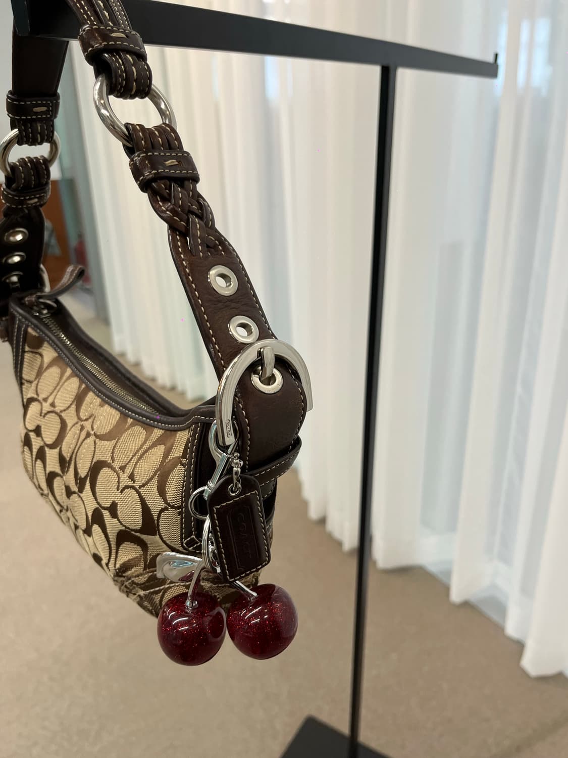 Coach Mini Brown Shoulder Bag 상품이미지3