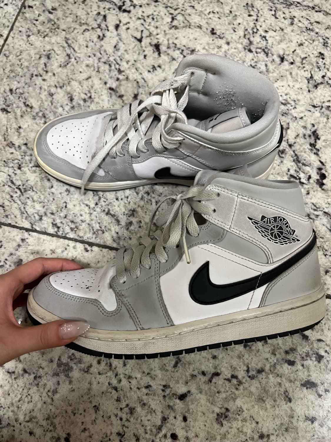 (W) Jordan 1 Mid Grey Fog 조던 미드 그레이 포그 상품이미지1