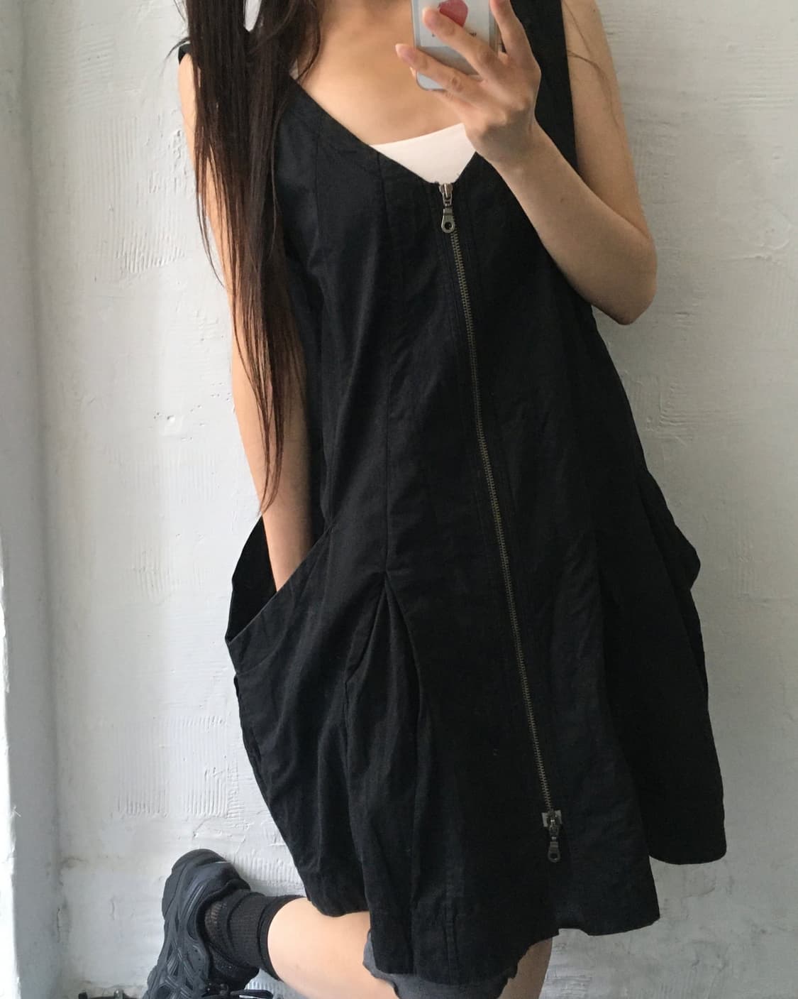 ISSEY MIYAKE 이세이미야케 블랙 슬리브리스 집업 원피스 상품이미지1