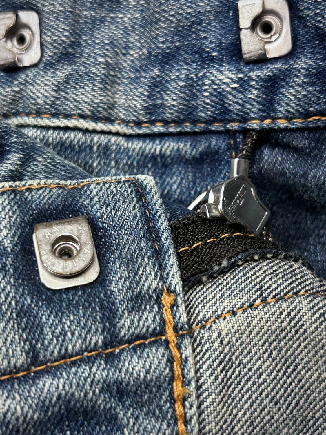 발망 16fw 디스트레스드 바이커 팬츠 상품이미지6