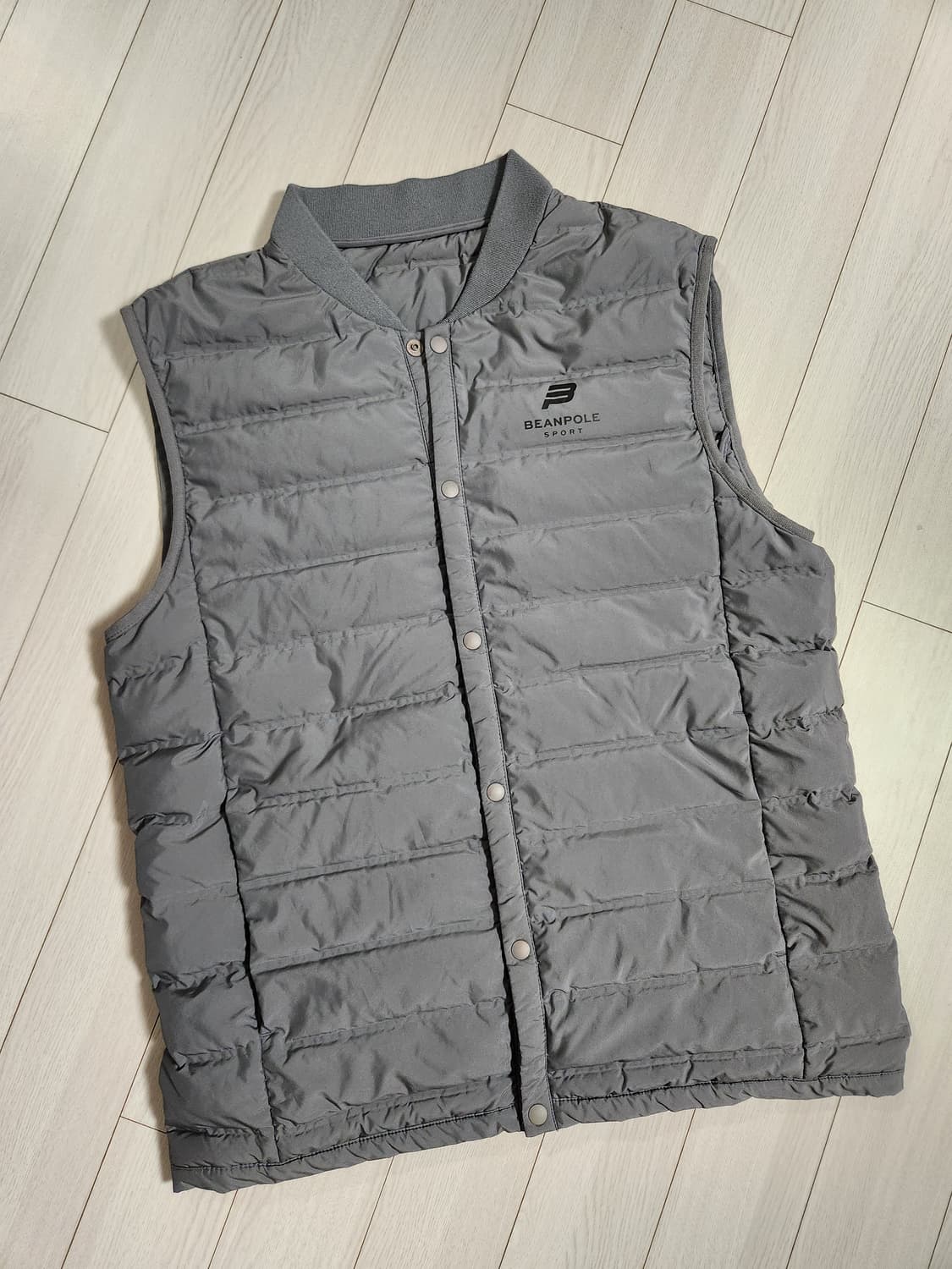 빈폴스포츠 남녀공용 비트윈 경량다운 덕다운 패딩 베스트 그레이 BO893 상품이미지1