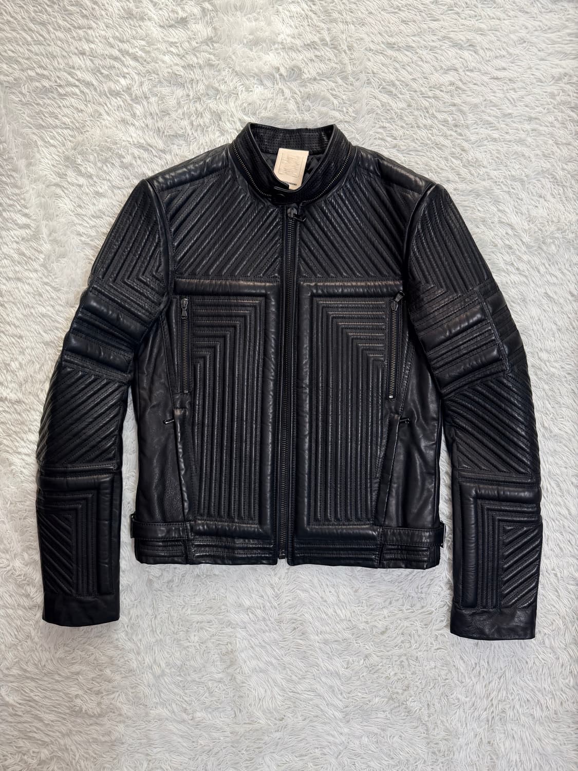 WOOYOUNGMI 솔리드옴므 기하학 입체 퀼팅 램스킨 레더 자켓 상품이미지1