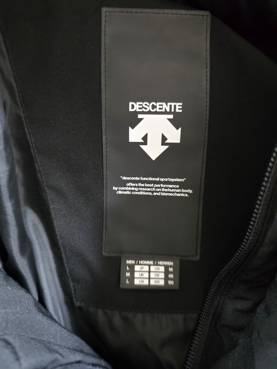 데상트 애슬레틱 오리지널 후드 패딩 (1841) 상품이미지3