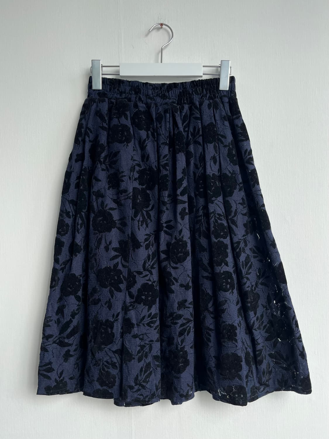 블랙 벨벳 플라워 스커트 상품이미지1