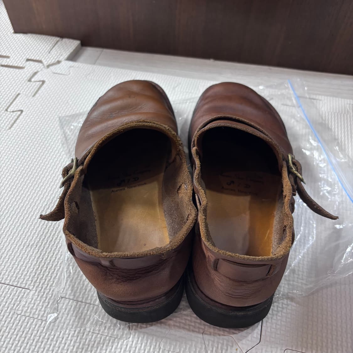 오로라 슈즈 브라운 가죽 클로그 250 상품이미지5