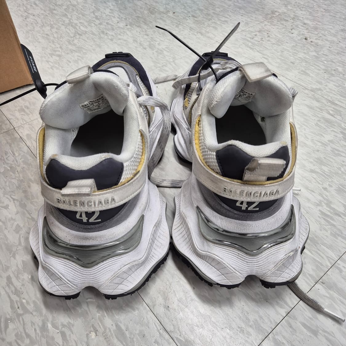 발렌시아가 카고스니커즈 42 밑창보강 박풀 백화점판 상품이미지7