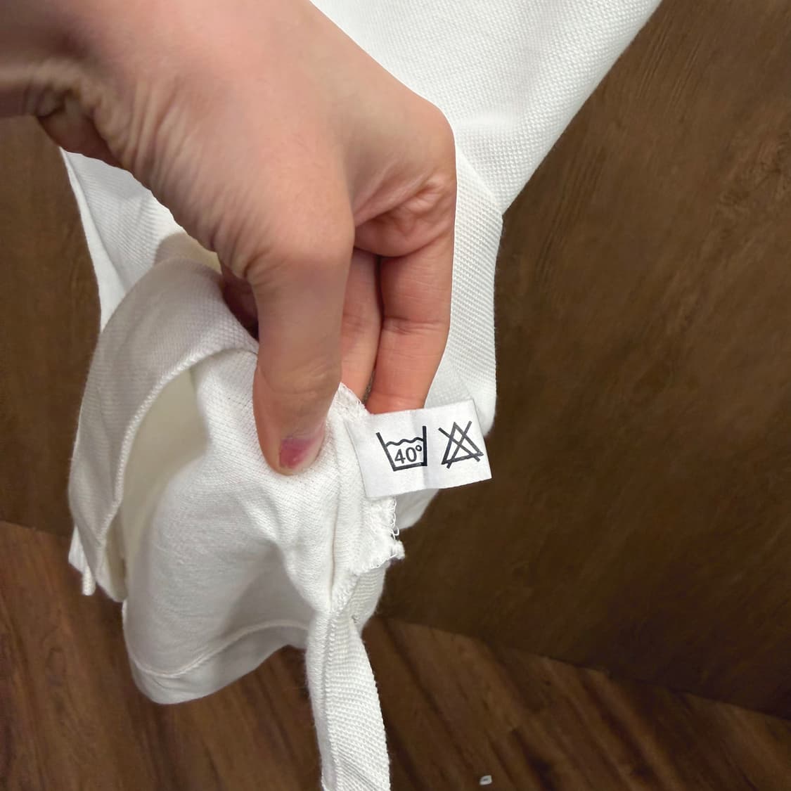 버버리 코튼 PK 티셔츠 배색 패턴 카라 골드 버튼 디테일 화이트 상품이미지7