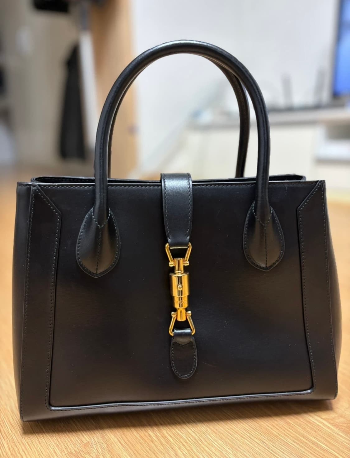 구찌 재키 1961 미디엄 토트백 블랙 상품이미지2