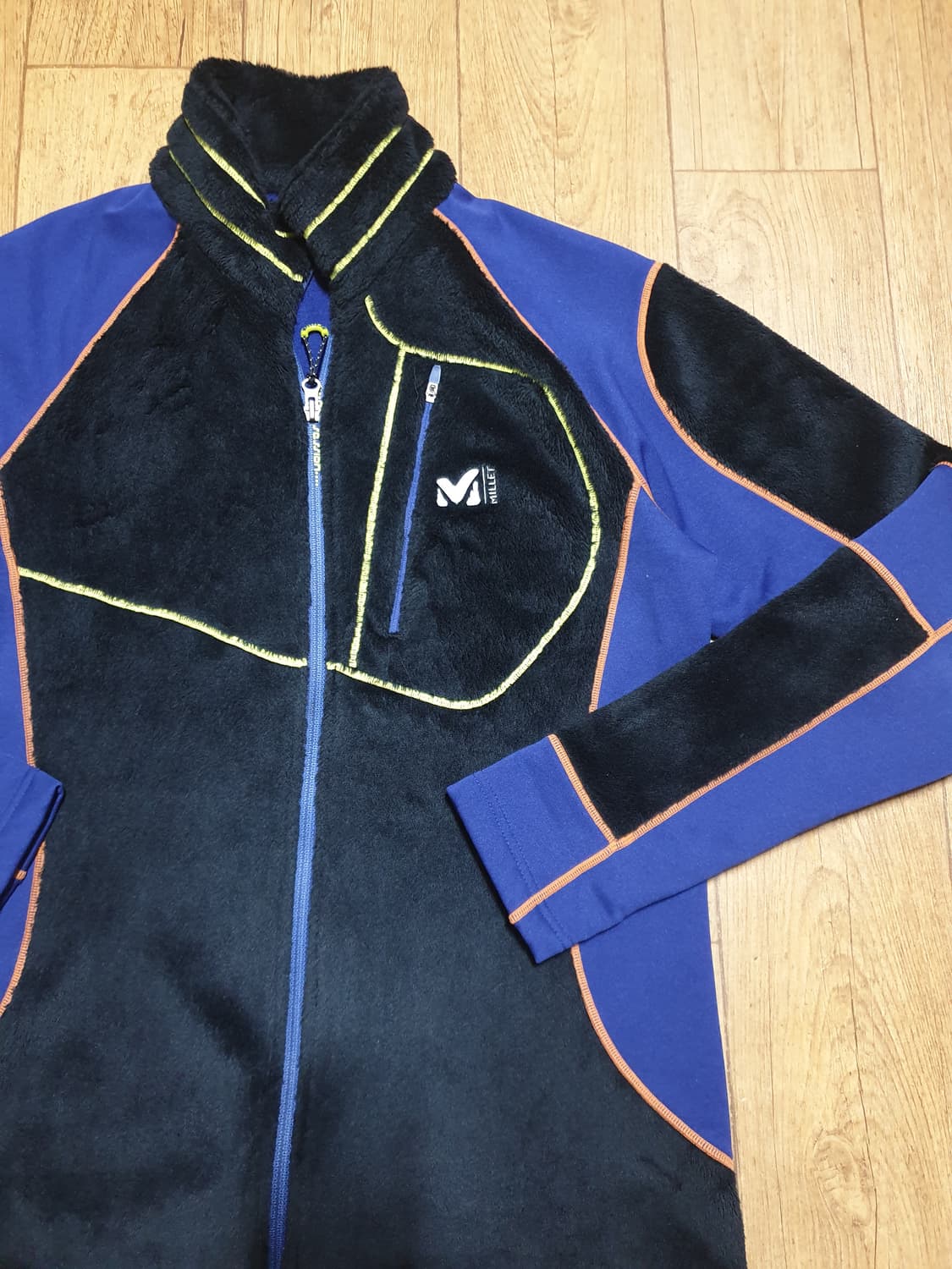 1096 밀레 아웃도어 기모 집업 100 사이즈입니다 상품이미지3