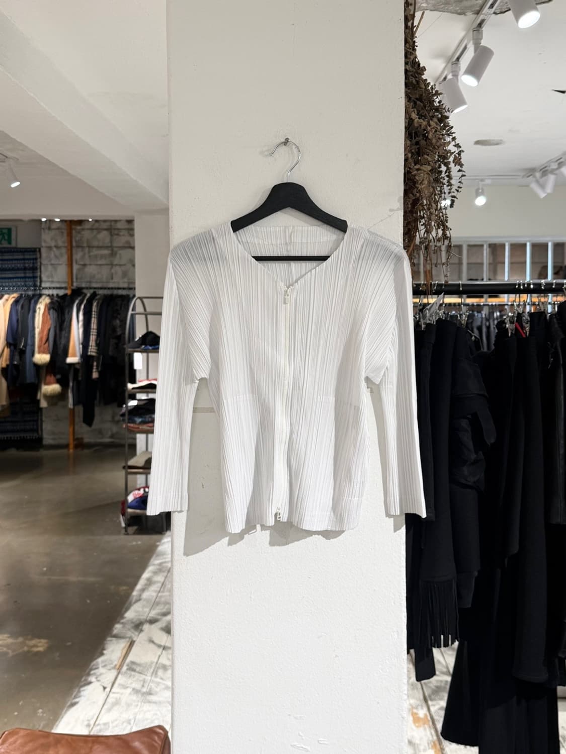 풀리츠플리즈 화이트 베이직 집업 가디건 상품이미지1