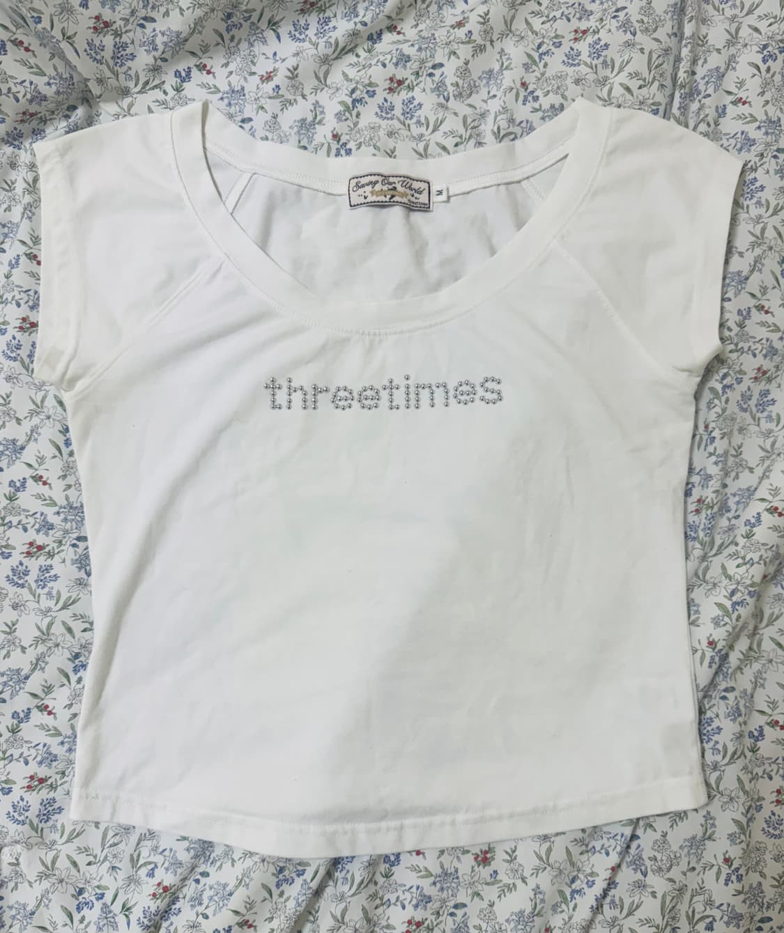 Threetimes 쓰리타임즈 Bijou logo tee 스터드 로고티 상품이미지2