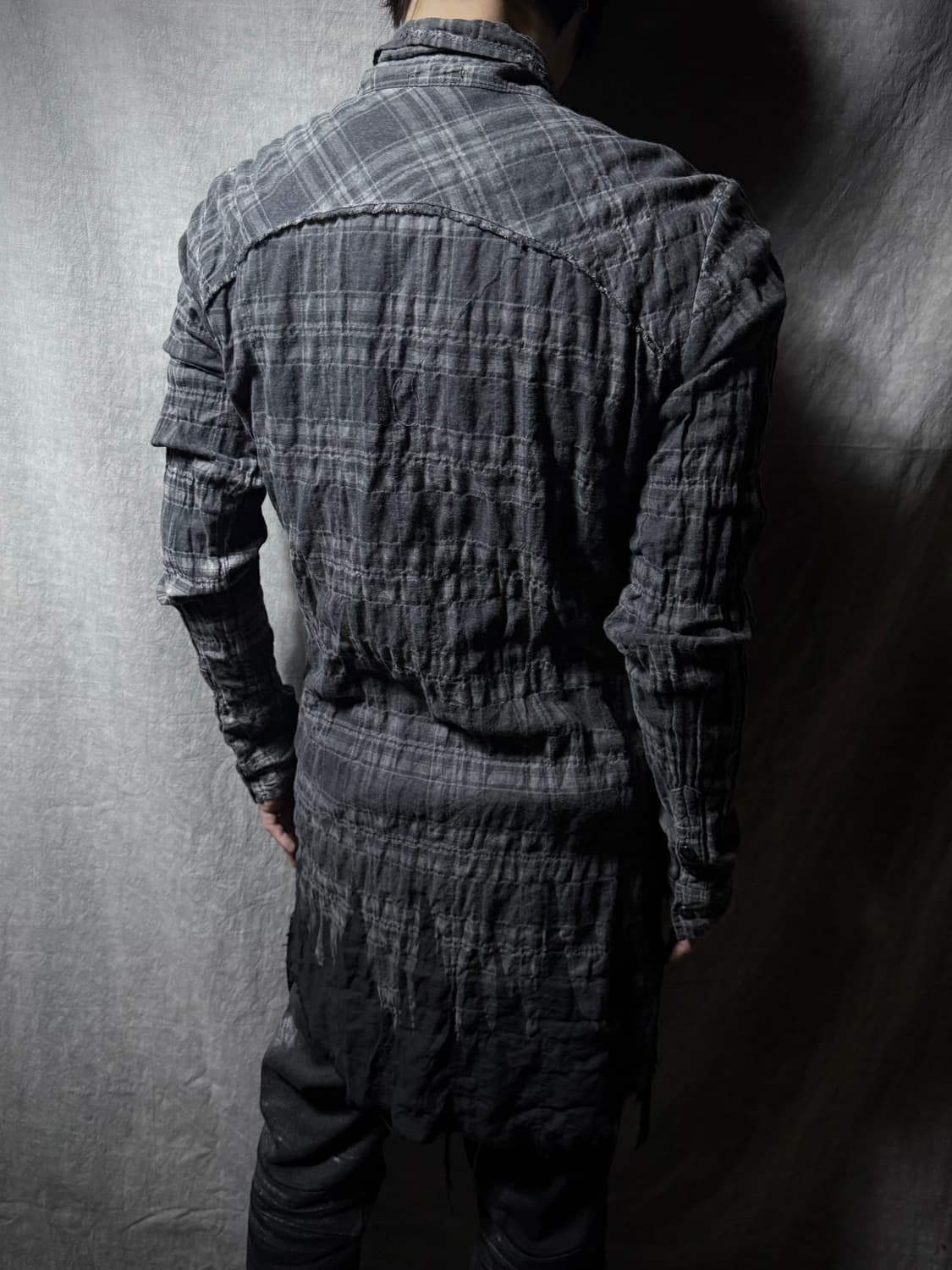 KMRii Distressed Plaid Long Shirt  상품이미지3