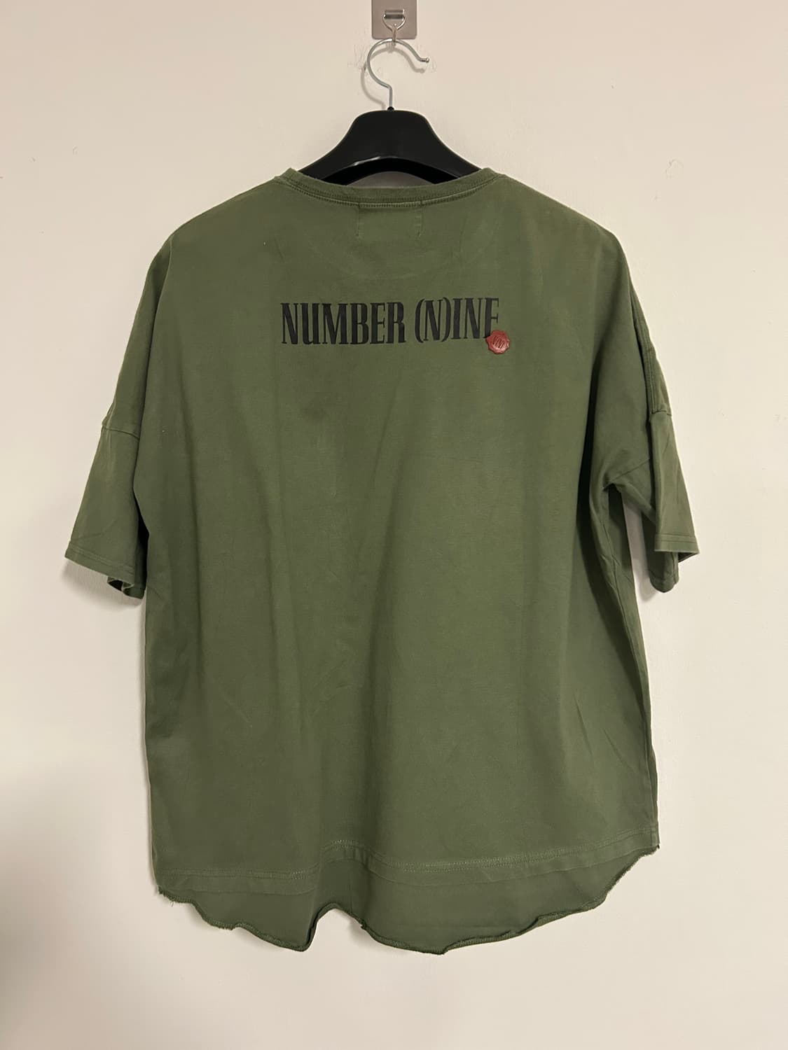넘버나인 NUMBER (N)INE 카키 백프린트 티셔츠 상품이미지4
