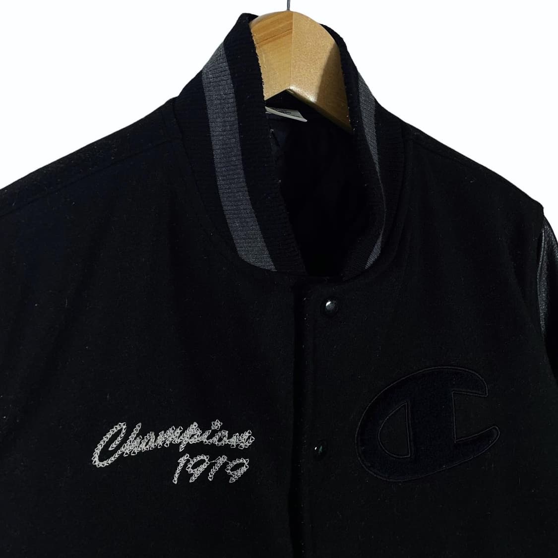 Champion Varsity Jacket 상품이미지3