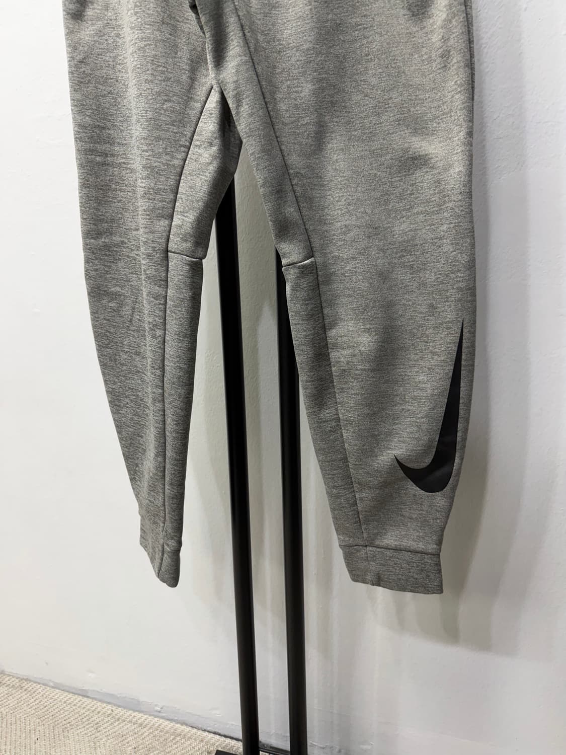 정품) 나이키 드라이핏 스우시 조거팬츠 M 상품이미지3