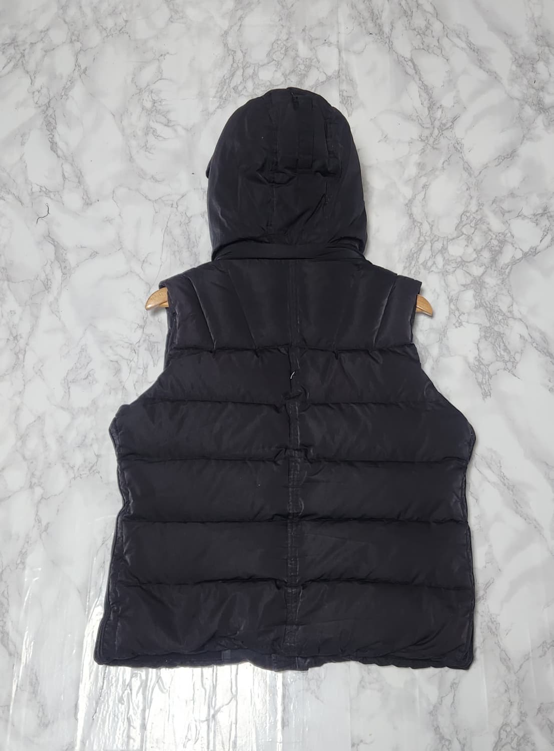 CP 컴퍼니 고글 렌즈 조끼 패딩 베스트 자켓 블랙 상품이미지4