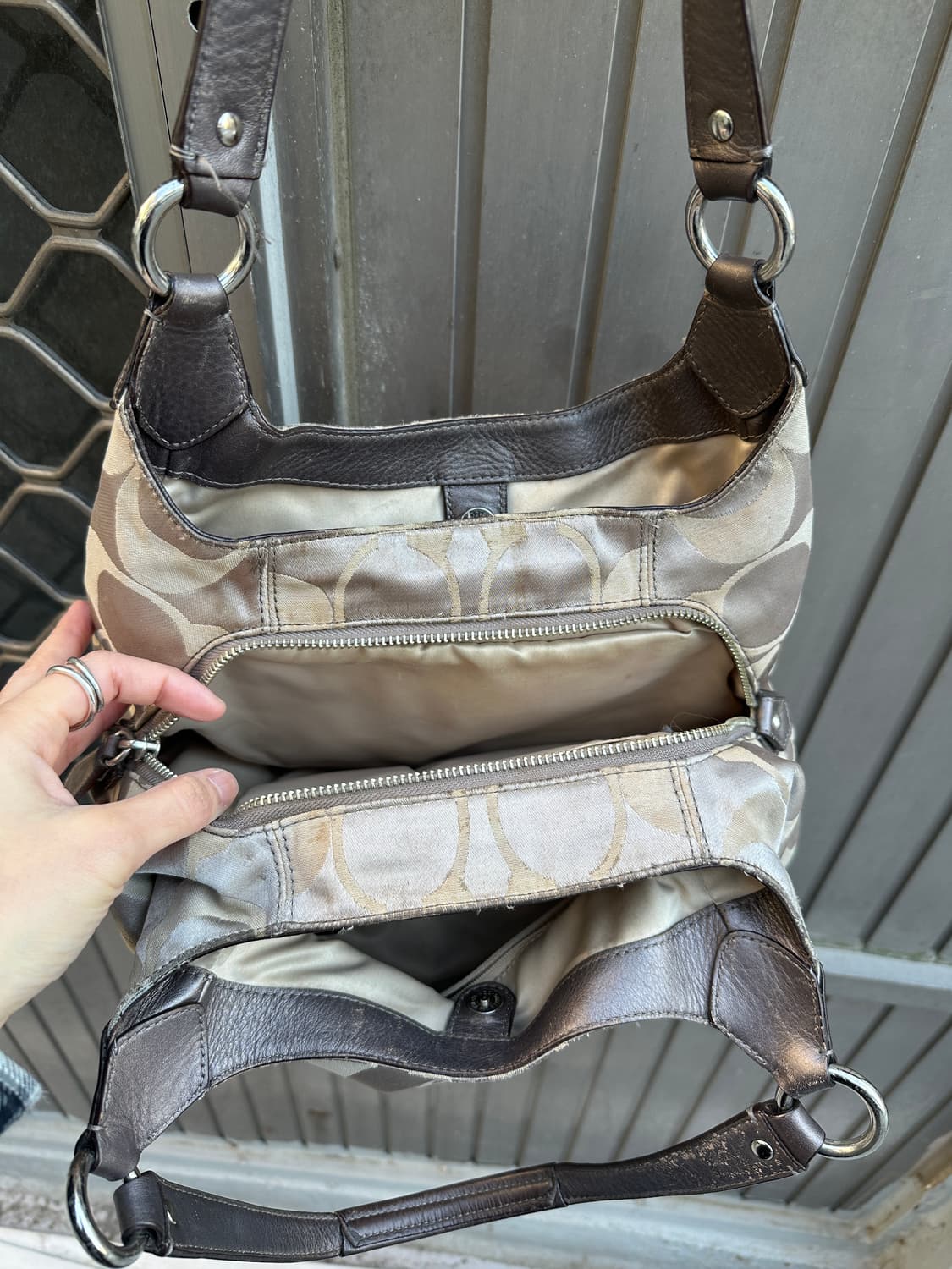 Coach stud point shoulder hobo bag  상품이미지8