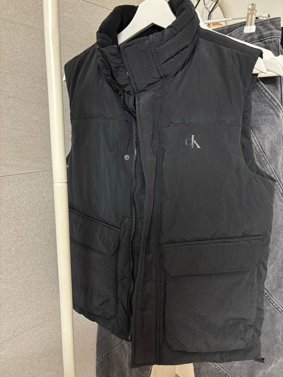 ck 캘빈클라인 패딩조끼 블랙 상품이미지2