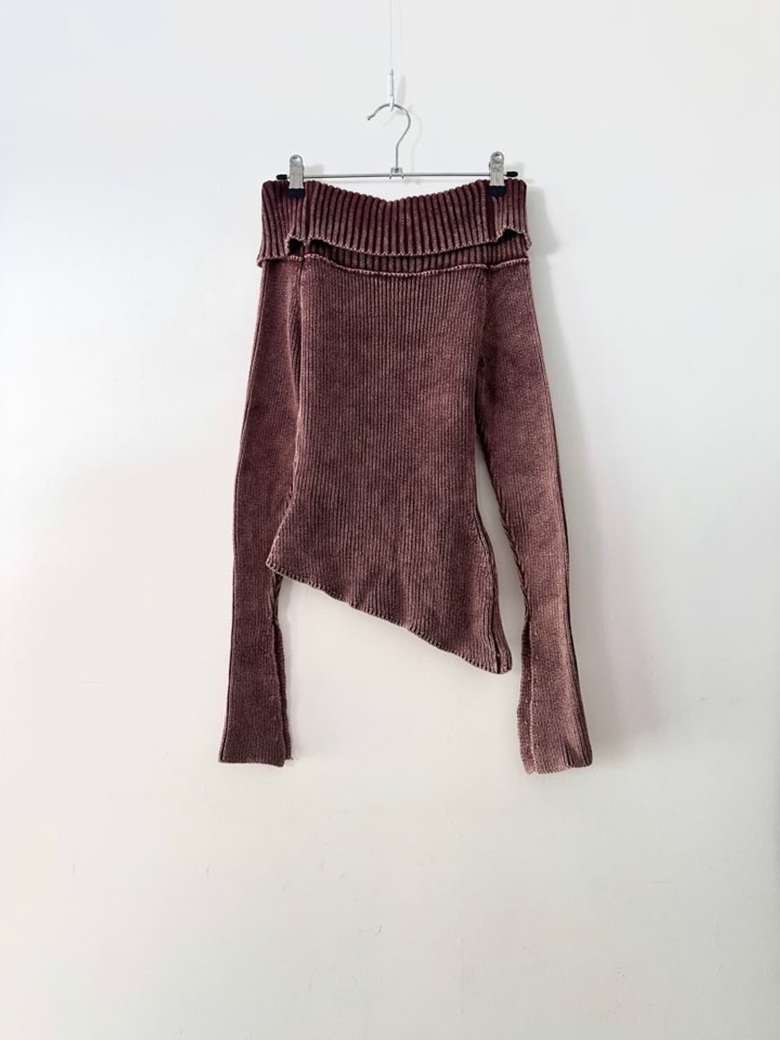 Off shoulder unbalanced knit / red 상품이미지1