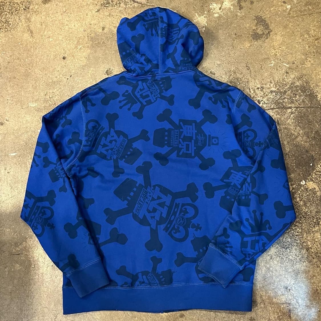 Stüssy skull logo hood zip-up 상품이미지3